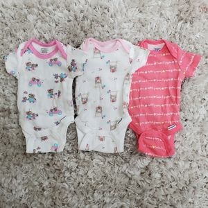 Set of 3 - Newborn Baby Onesie Short Sleeve White Pink Gerber